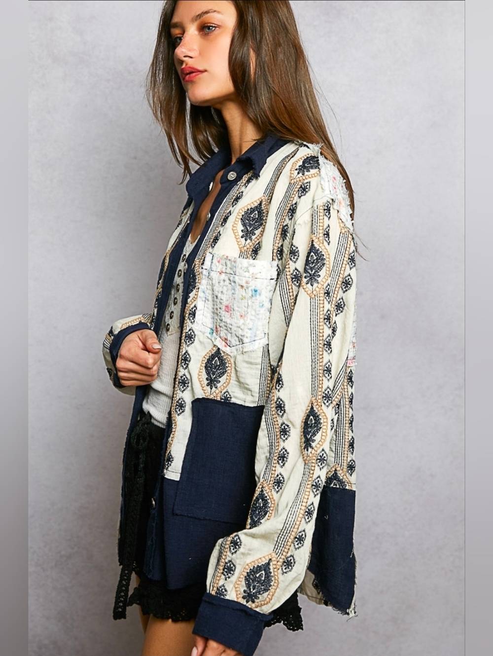 NEW!!! POL Boho Patterned Button-Up Shirt Jacket in Cream & Navy, NWT - Picture 3 of 4